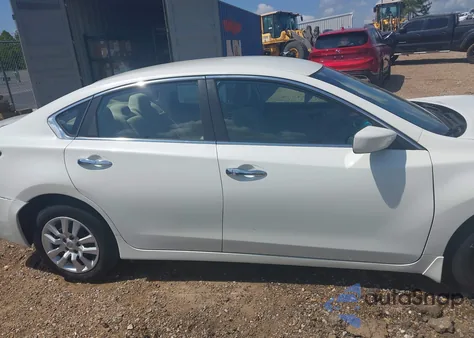2015 Nissan Altima 2.5 S z USA, uszkodzony, nr VIN 1N4AL3AP4FC270774